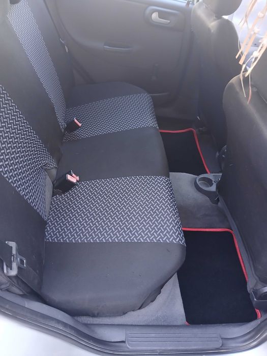 Vendo Opel Corsa 1.3 CDTI gazoleo económico / inspeçao OK /