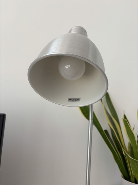 Candeeiro de pé metálico IKEA