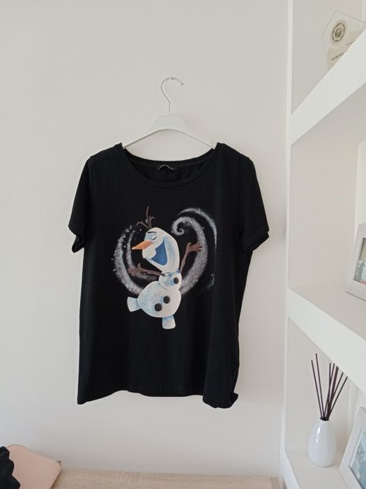 Czarny t-shirt damski z Olafem house m