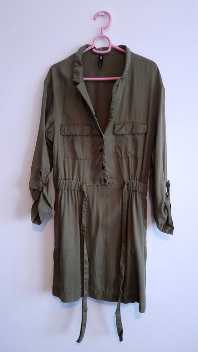 Varios vestidos compridos midi varias cores varios tamanhos.