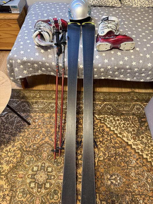 Damski komplet narciarski.