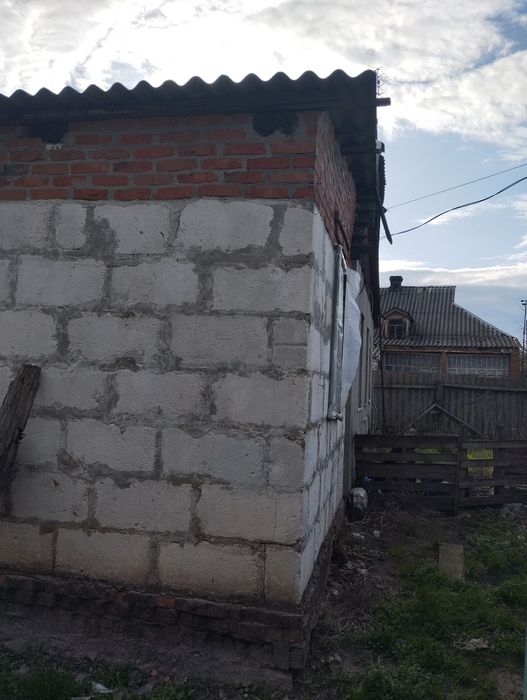 Продам будинок під ремонт у Нововодолазькому  районі Харківської облас