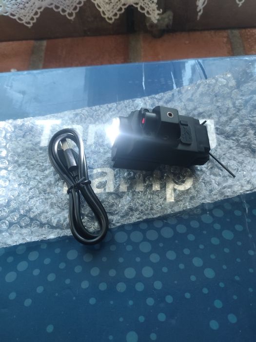 Lanterna tática com laser