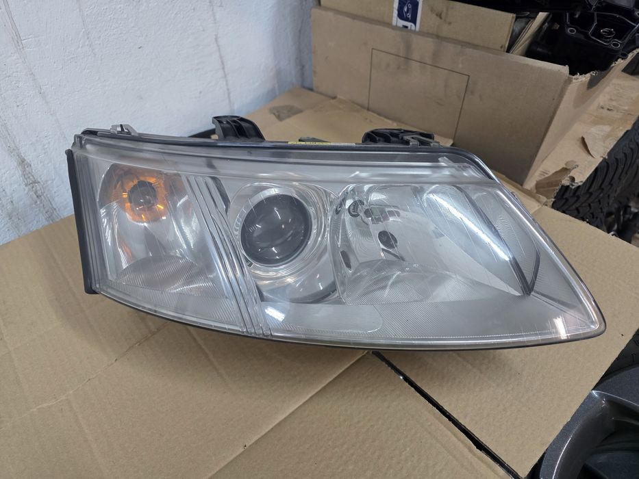 Lampa Prawa Saab 93 9-3 XENON EUROPA
