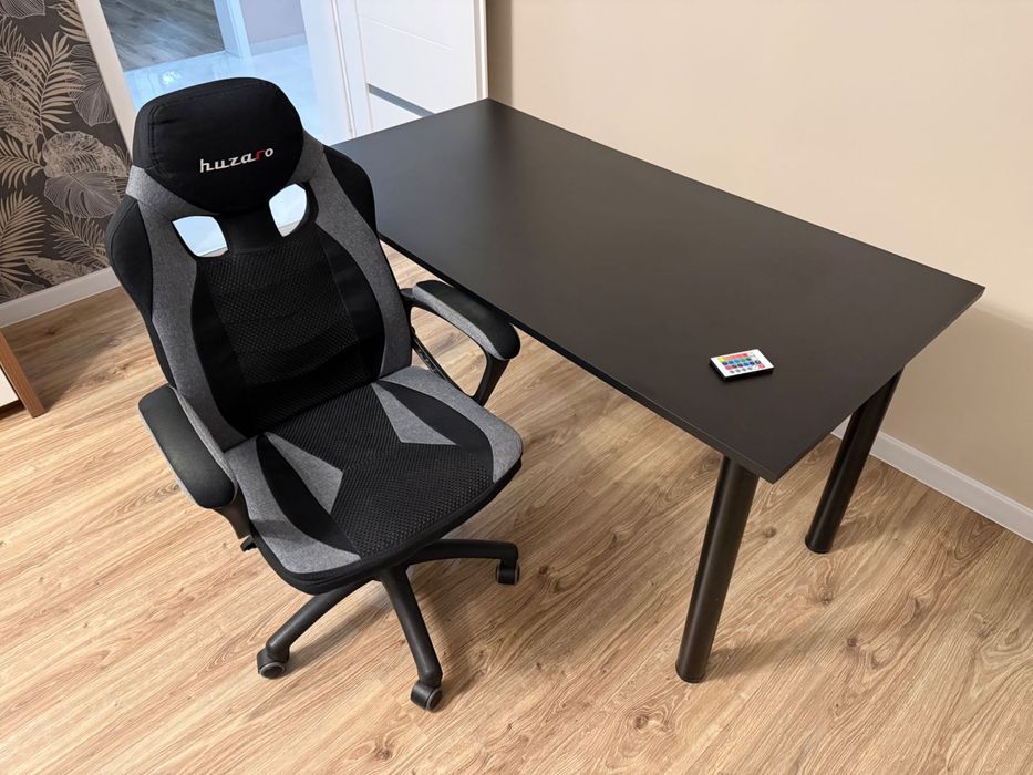 Biurko wraz z krzesłem