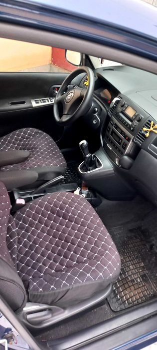 Тойота версо корола