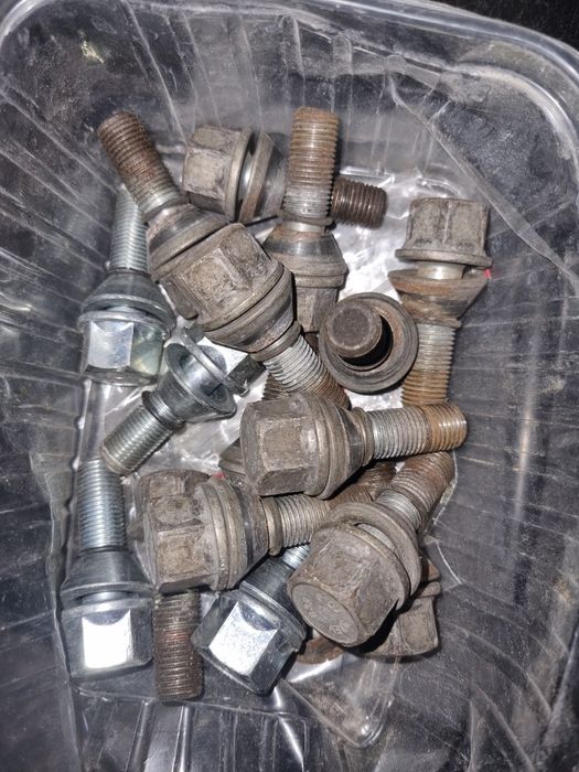 Śruby do kół 16 sztuk