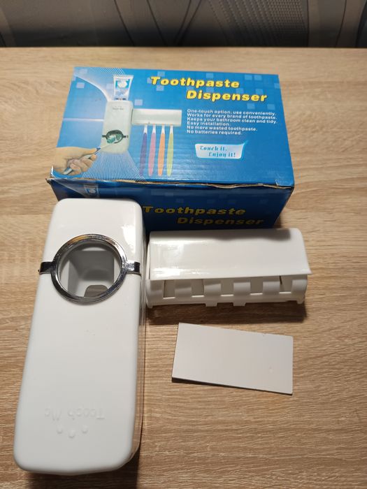 Диспенсер для пасти та щіток