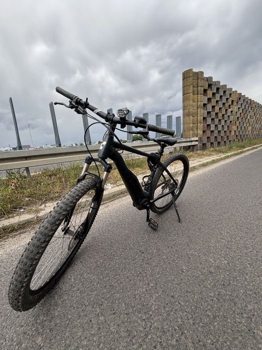 Rower elektryczny cube