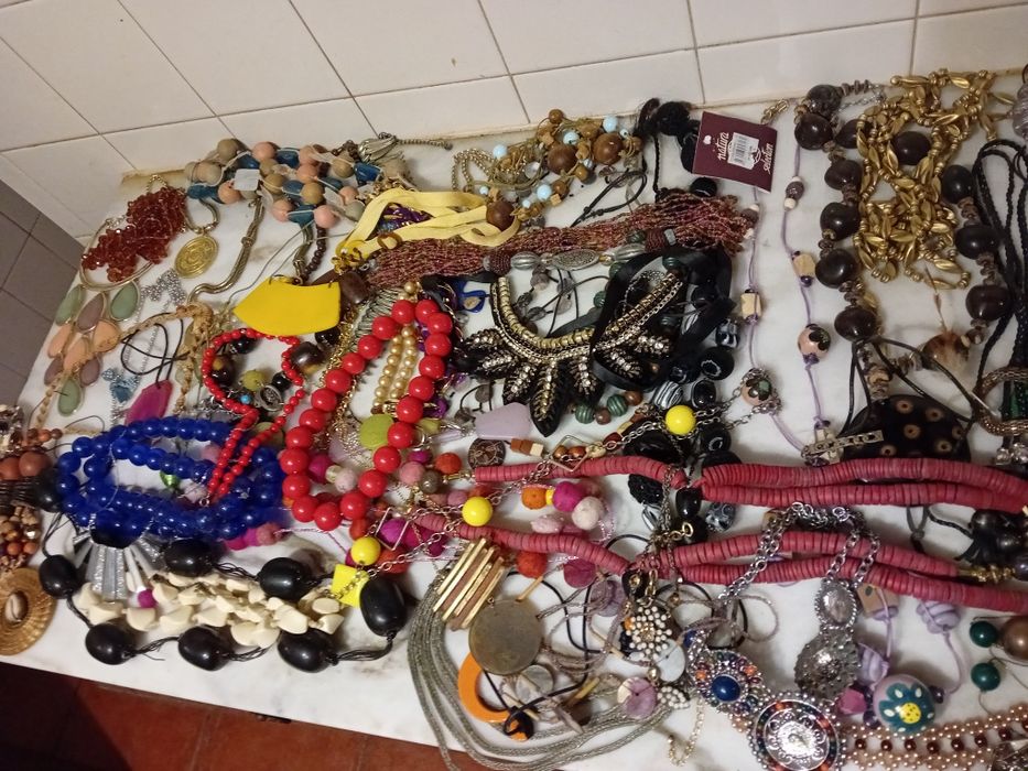 Conjunto de 65 Colares