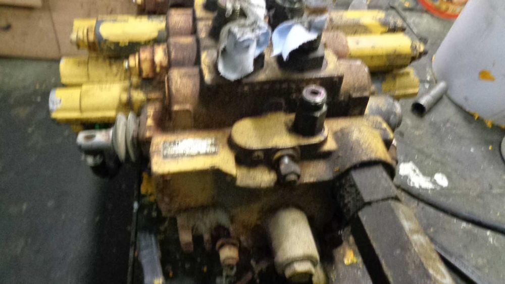 CATERPILLAR 432D 428D Rozdzielacz Servopower