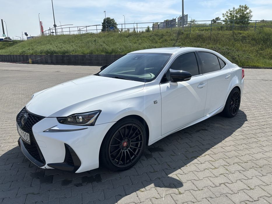 Lexus IS350 w wersji F SPORT