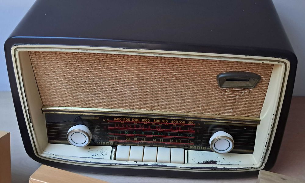 Radio Wega 836 para decoração