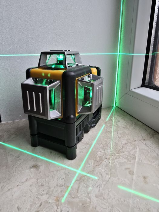 Лазерний рівень DEWALT 089LG 3D 12 ліній, лазерный уровень