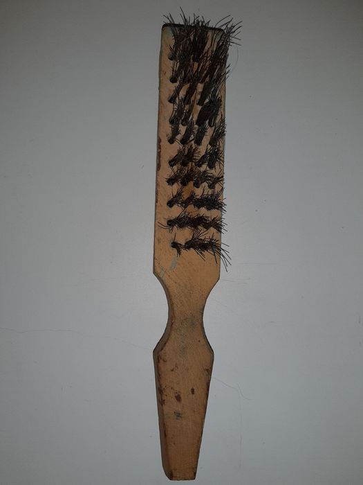 Щетка по металлу ручная