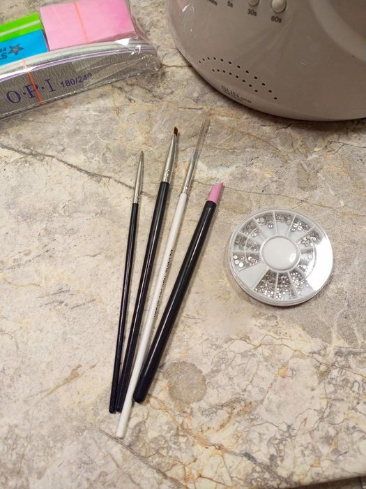 Набір для манікюру та педикюру з лампою, фрезером, гель лаком Kodi