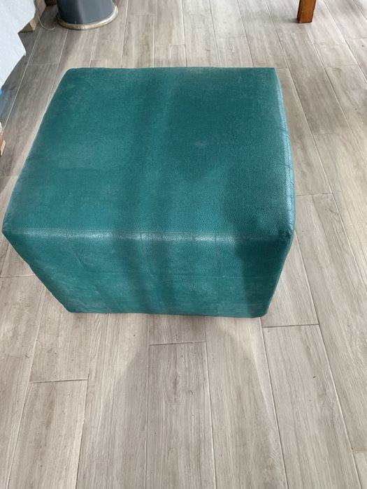 Puff  verde em formato quadrado