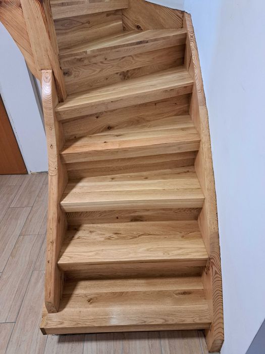 Renowacja schodów drewnianych, drzwi