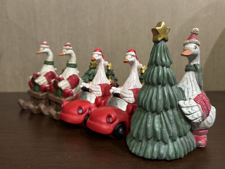 Новорічний декор прикраса / гуси статуетка