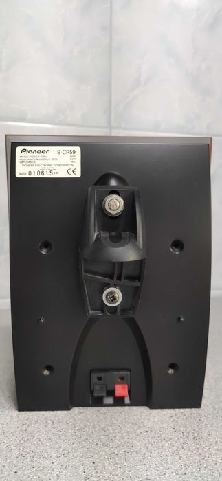 Продам комплект аудио колонок Pioneer для домашнего кинотеатра.
