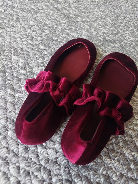 Buty dziewczęce zamszowe