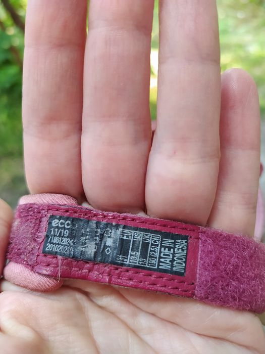 Ecco 31 30 босоніжки на дівчинку шкіряні сандалі шльопанці взуття ессо