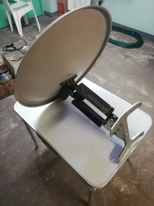 Antena satelitarna