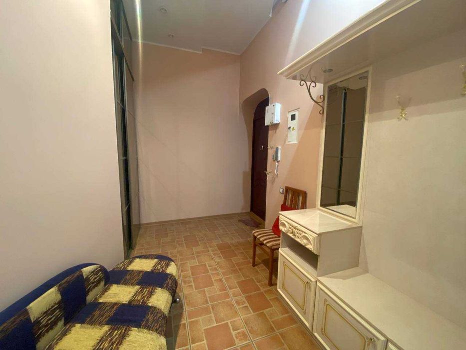 Австрійський люкс, трикімнатна квартира вул. Мазепи