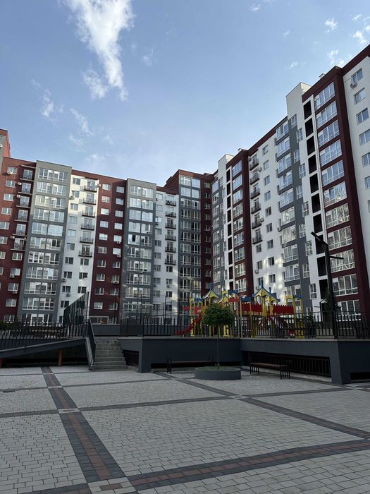 продам двокімнатну квартиру в центрі міста поруч ратуша та парк ЖР Княгинин Галицька Васильянок