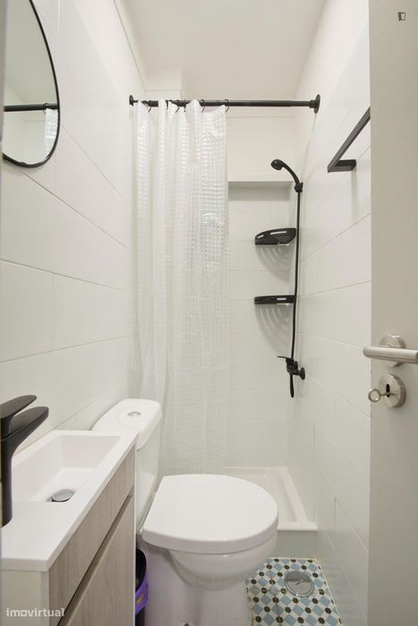 Quarto - localizado em Arroios Lisbon