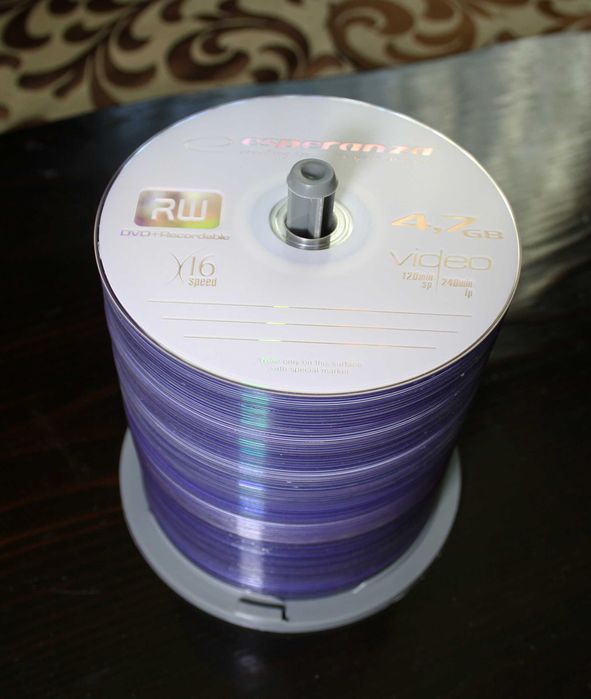 Диски Якісні Нові DVD-R+R , СD , прінт і інші . Ціна за 1 штуку .