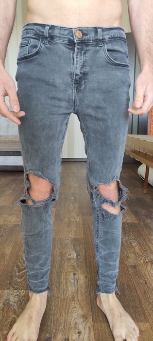 Джинсы черные с порванными коленями скини river island каменское