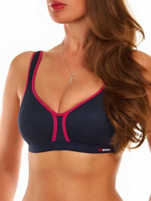 Спортивный бюстгальтер Triumph Triaction Hybrid Star (Германия), 70B