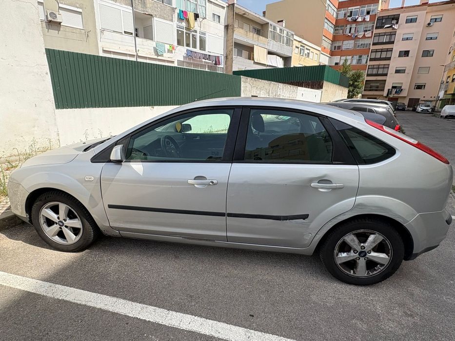 Vendo Ford Focus 1.4 I