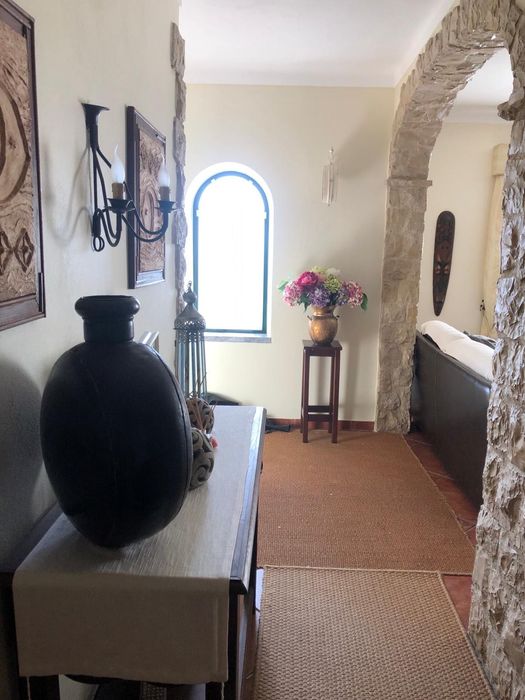 Moradia T4 com 2wcs + Garagem + jardim a 10minutos de Beja