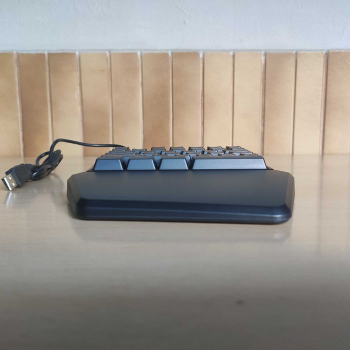 Teclado Gaming Rgb de Uma Mão