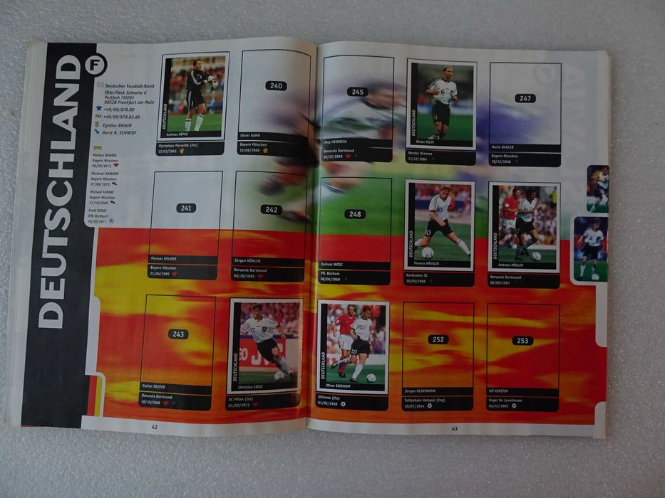 Caderneta de cromos de futebol World Cup France 98 (tem 106 cromos)