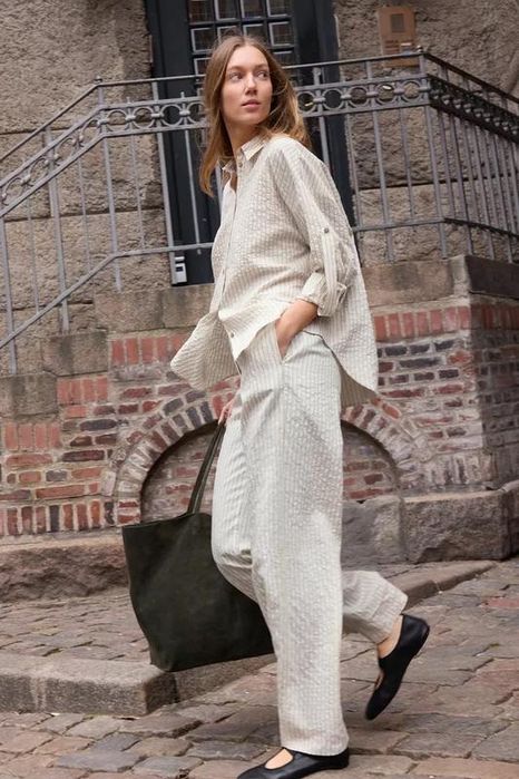 Костюм zara, легкий костюм з сорочкою і вільними брюками zara, костюм в піжамному стилі zara