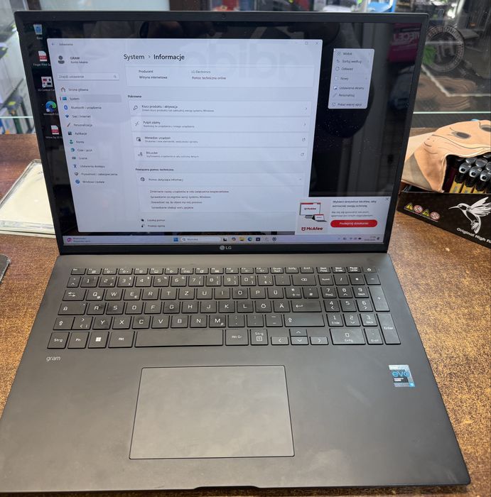 777/ laptop LG Gram 1.35kg i5 11gen 16/512 win11 17”