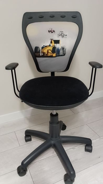 Krzesło obrotowe dla dziecka