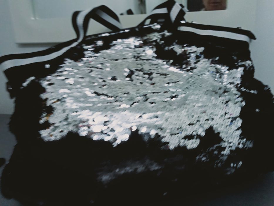 Carteira toda em payetes