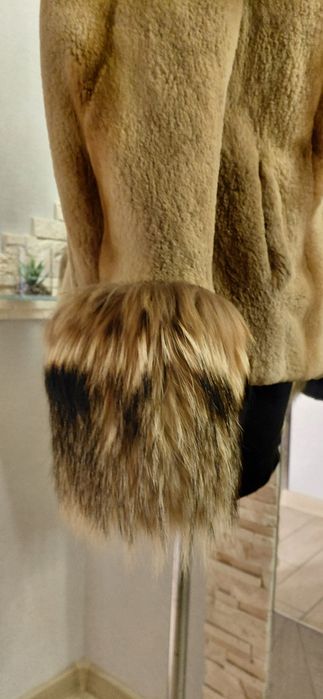 Полушубок из меха бобра.