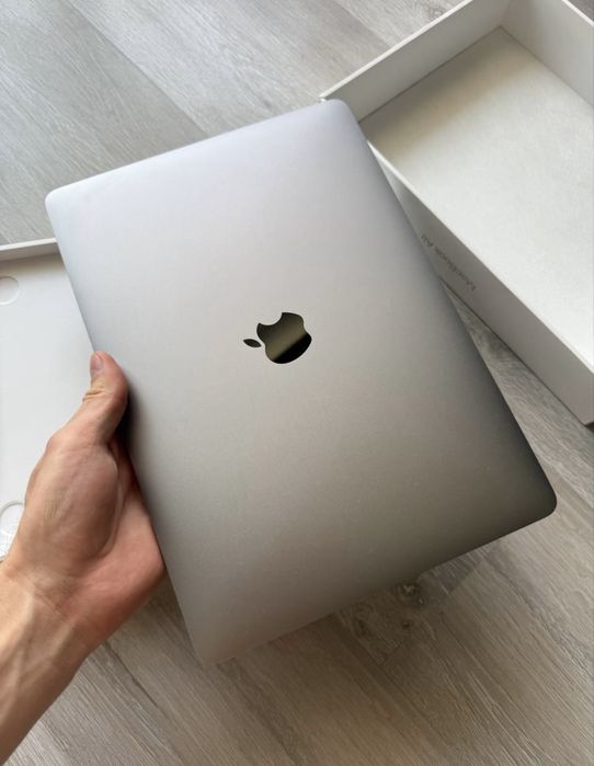 macbook pro 13 (2020 рік) офіційний