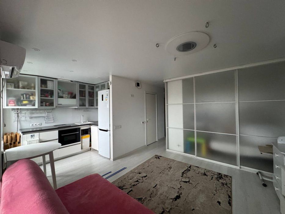 Продам 1 комнатную в прицентральной части Скоробогатова Рабочая Поля