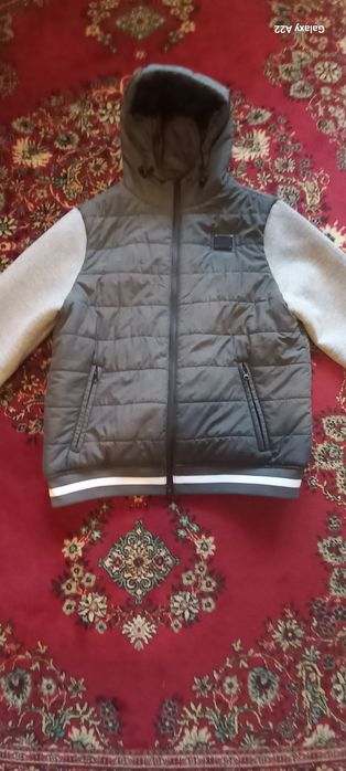 Стильная мужская курточка.Очень круто смотрится.