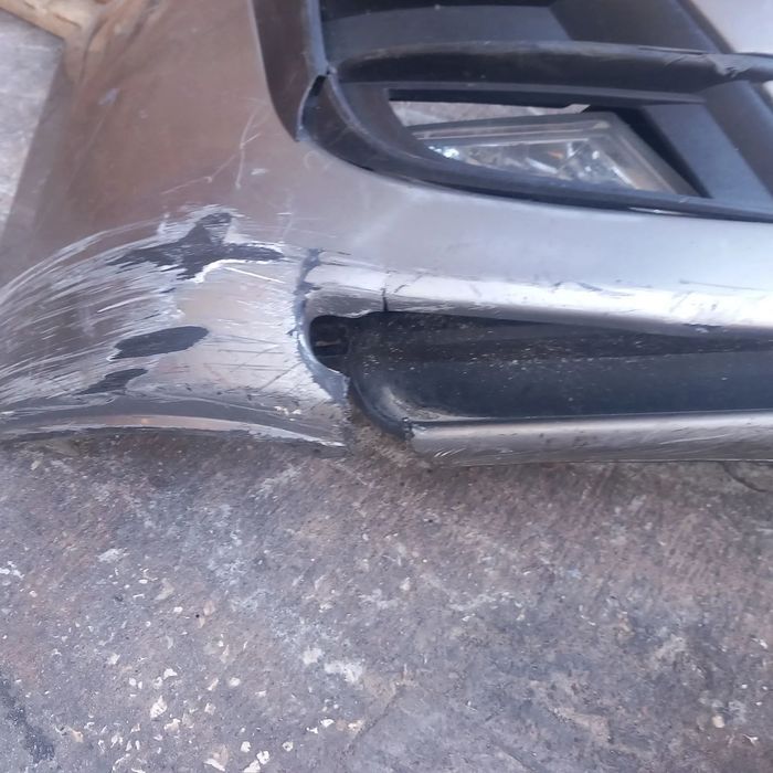 Para choques e farois mazda 3