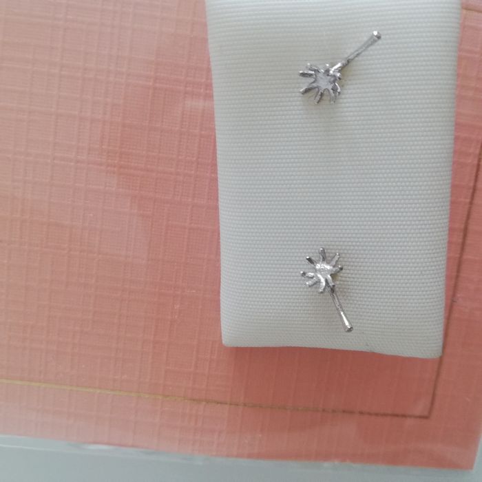 Pequenos brincos em prata NOVOS