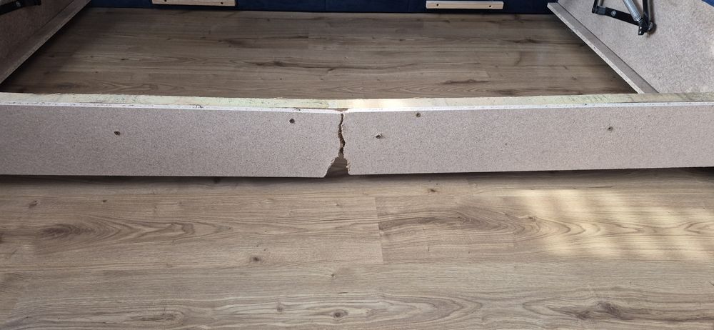 Łóżko 180x200  granatowe