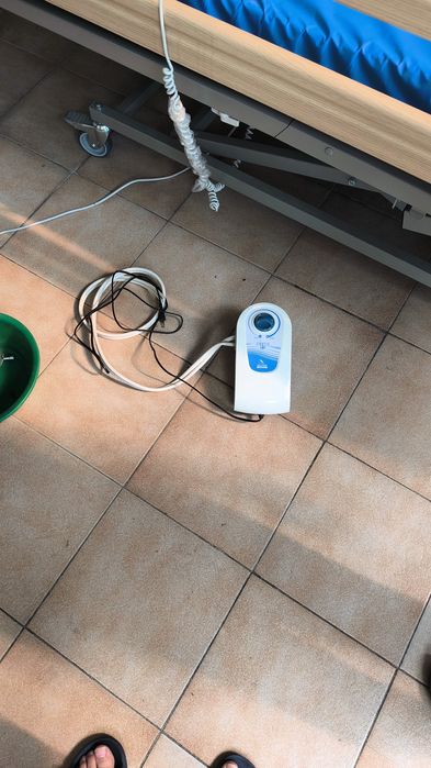 Cama articulada hospitalar elétrica