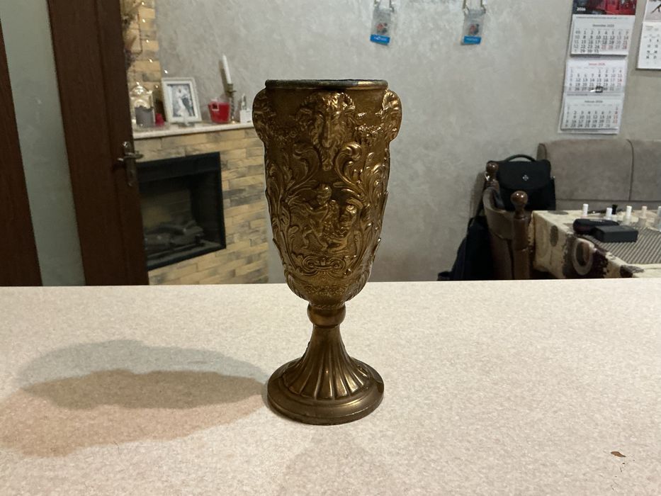 Вінтажний металевий келих, важкий, литий, інтерʼєрний декор